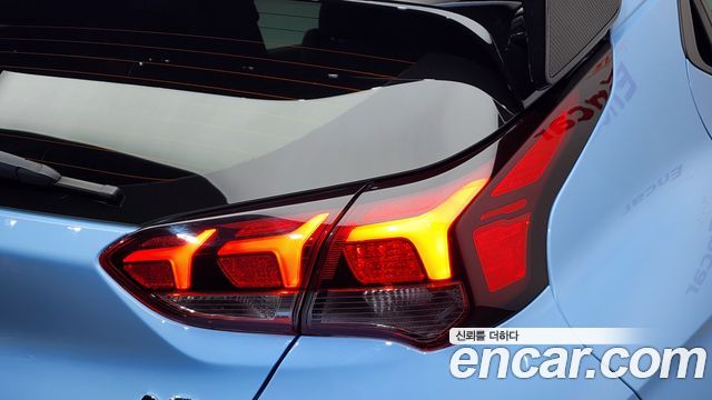 Hyundai Veloster 2019 — photo 9