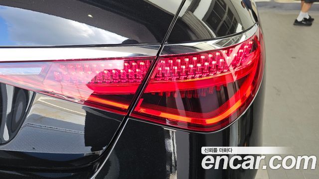 Mercedes-Benz S-Class 2022 — photo 9