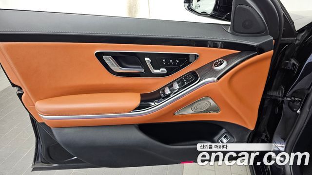 Mercedes-Benz S-Class 2022 — photo 14