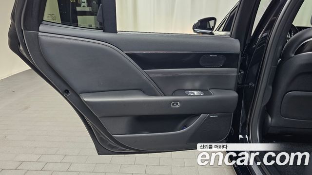 Genesis G90 2022 — photo 15