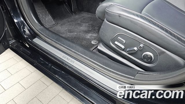 Genesis G90 2022 — photo 28