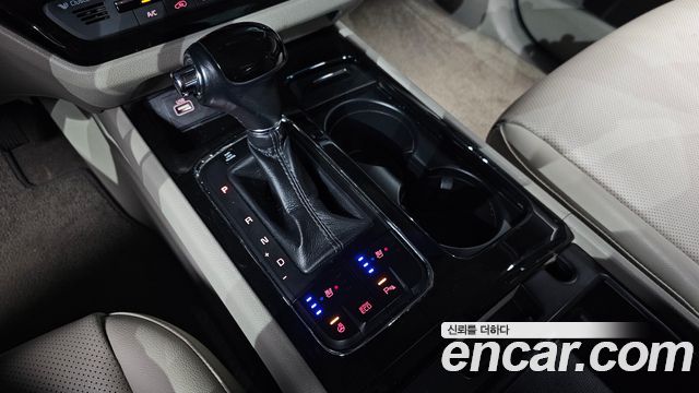 Kia Canival 2016 — photo 9
