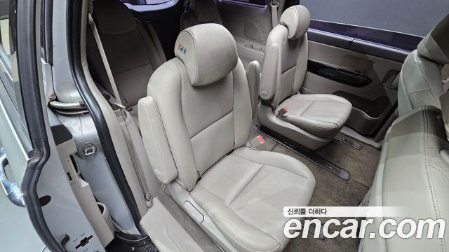 Kia Canival 2016 — photo 11