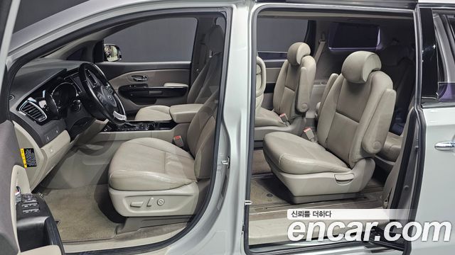 Kia Canival 2016 — photo 13