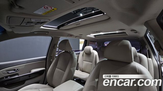 Kia Canival 2016 — photo 14