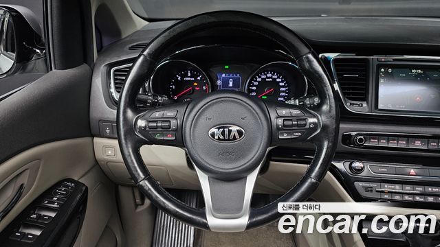 Kia Canival 2016 — photo 15