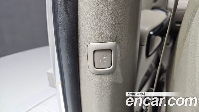 Kia Canival 2016 — photo 18
