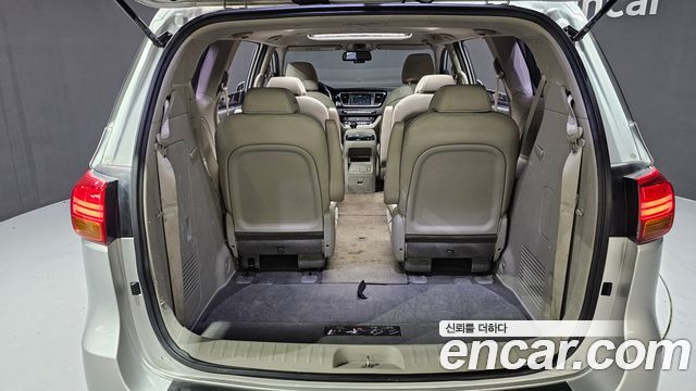Kia Canival 2016 — photo 20