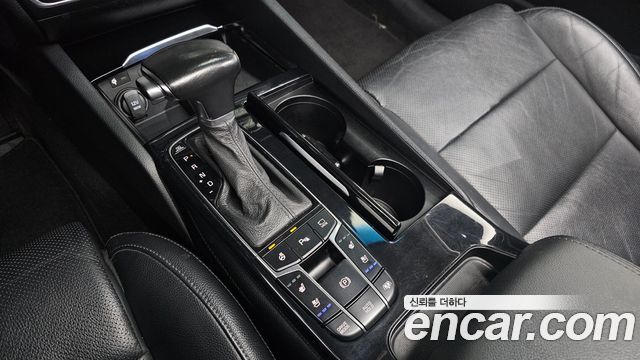 Kia K7 2018 — photo 9