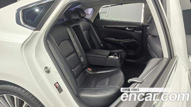 Kia K7 2018 — photo 11