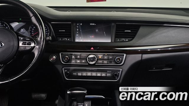 Kia K7 2018 — photo 14
