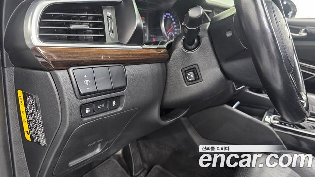Kia K7 2018 — photo 16