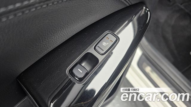 Kia K7 2018 — photo 18