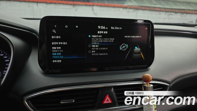 Hyundai Santafe 2021 — photo 18