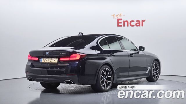 BMW 5-Series 2022 — photo 2