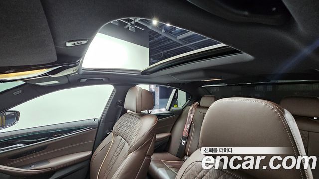 BMW 5-Series 2022 — photo 24
