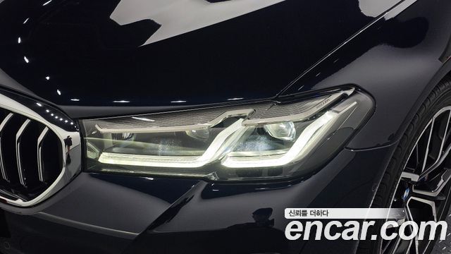BMW 5-Series 2022 — photo 8
