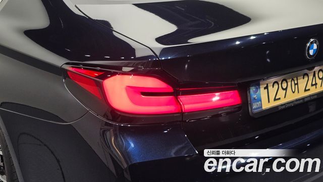 BMW 5-Series 2022 — photo 9
