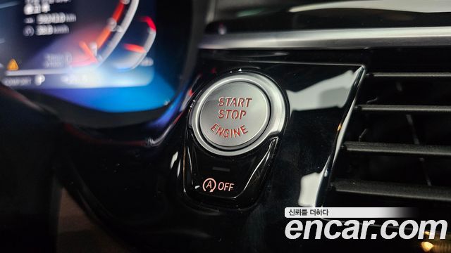 BMW 5-Series 2022 — photo 28