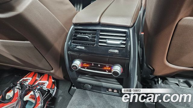 BMW 5-Series 2022 — photo 33