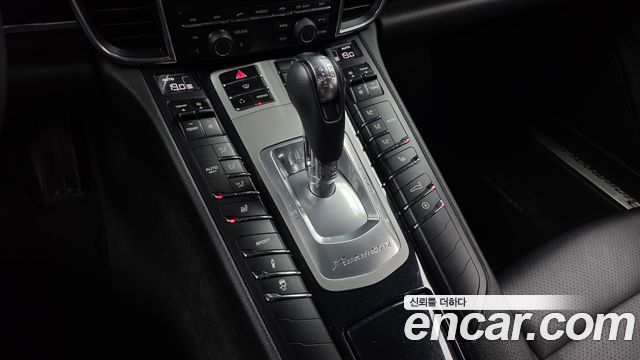 Porsche Panamera 2012 — photo 12