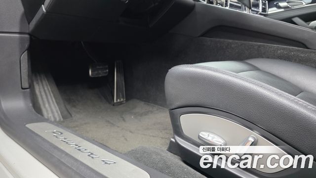 Porsche Panamera 2012 — photo 27