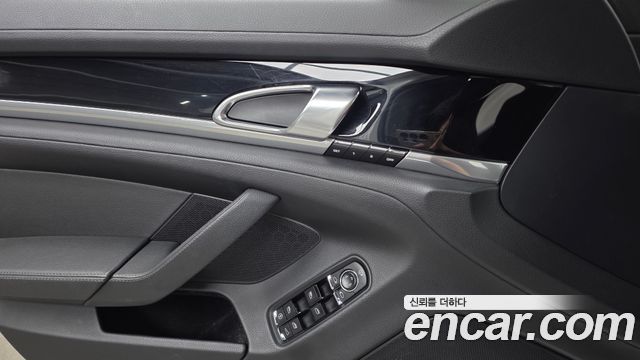 Porsche Panamera 2012 — photo 28