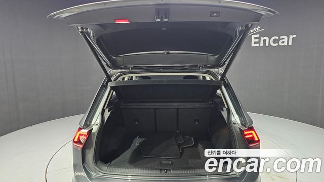 Volkswagen Tiguan 2020 — photo 20