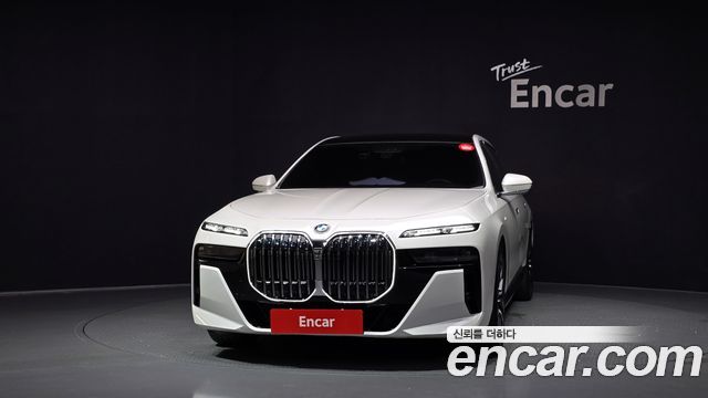 BMW 7-Series 2025 — photo 3