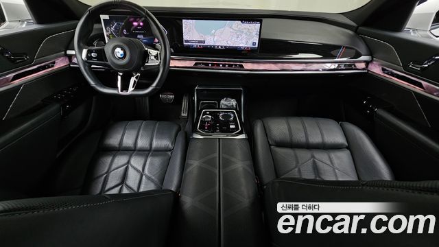 BMW 7-Series 2025 — photo 10
