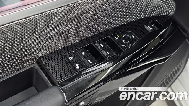 BMW 7-Series 2025 — photo 38