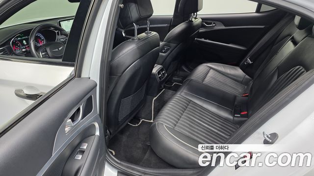 Genesis G70 2019 — photo 18