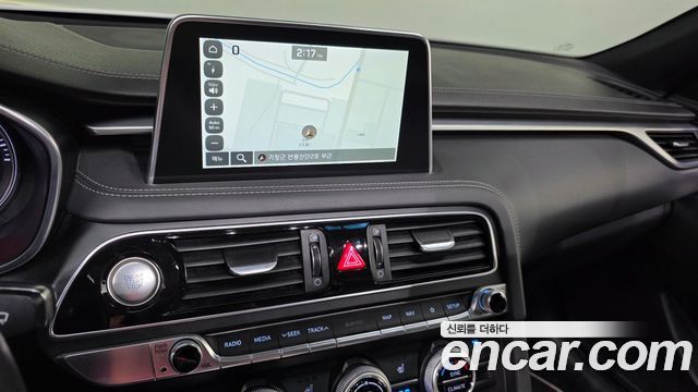 Genesis G70 2019 — photo 20