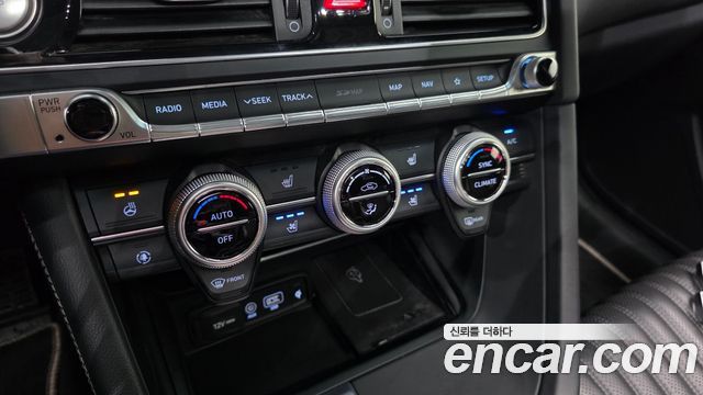 Genesis G70 2019 — photo 23