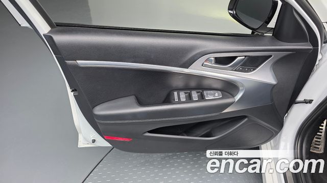 Genesis G70 2019 — photo 14