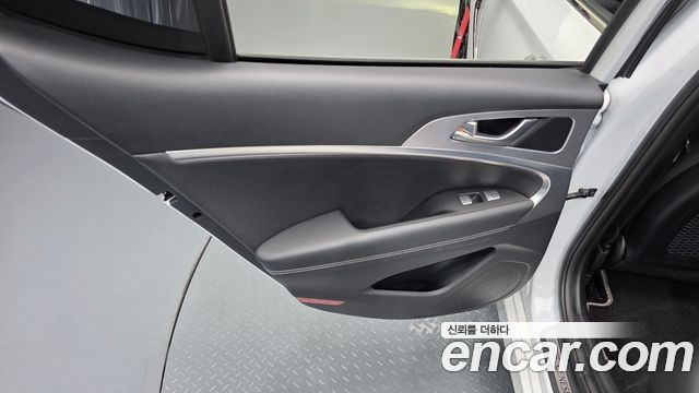 Genesis G70 2019 — photo 15