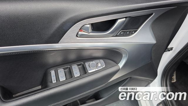 Genesis G70 2019 — photo 27
