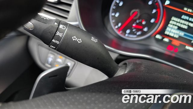Genesis G70 2019 — photo 28