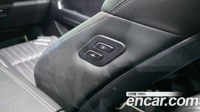 Genesis G70 2019 — photo 30