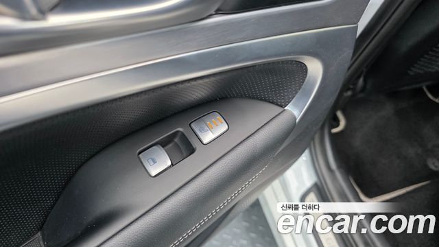 Genesis G70 2019 — photo 31
