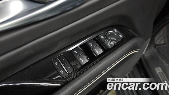 Cadillac Escalade 2023 — photo 16