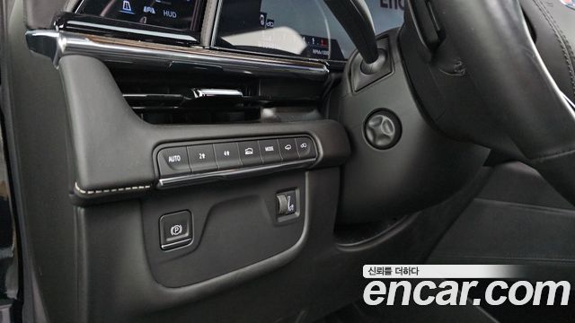 Cadillac Escalade 2023 — photo 18