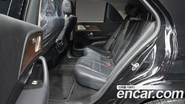 Mercedes-Benz GLE-Class 2021 — photo 18