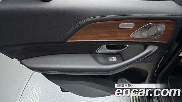 Mercedes-Benz GLE-Class 2021 — photo 15