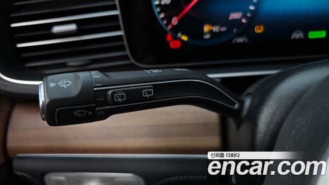 Mercedes-Benz GLE-Class 2021 — photo 35