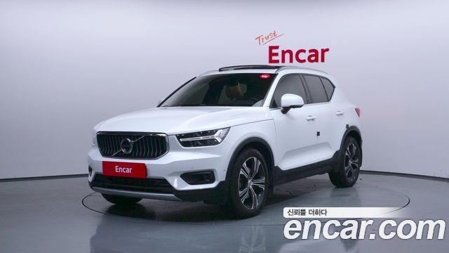 Volvo XC40 2021 — photo 1