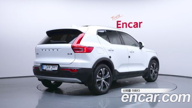 Volvo XC40 2021 — photo 2