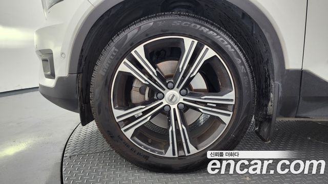 Volvo XC40 2021 — photo 5
