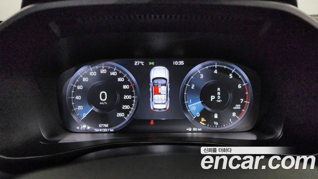 Volvo XC40 2021 — photo 11