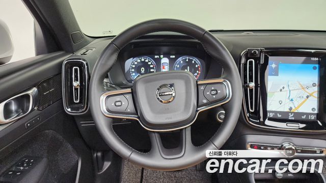 Volvo XC40 2021 — photo 18
